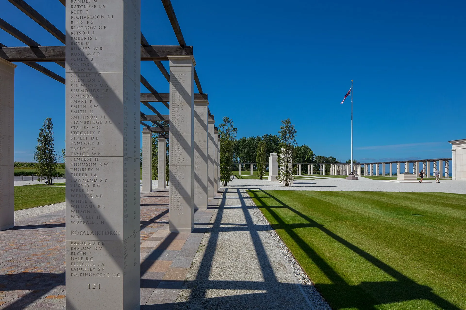 Colonnades de pierre du British Normandy Memorial à Ver-sur-Mer